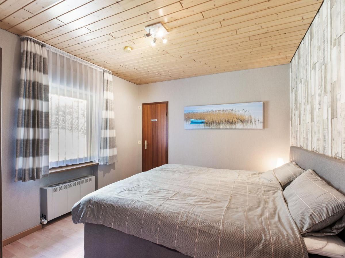 Idyllic Bungalow In Feusdorf With Forest View Oda fotoğraf