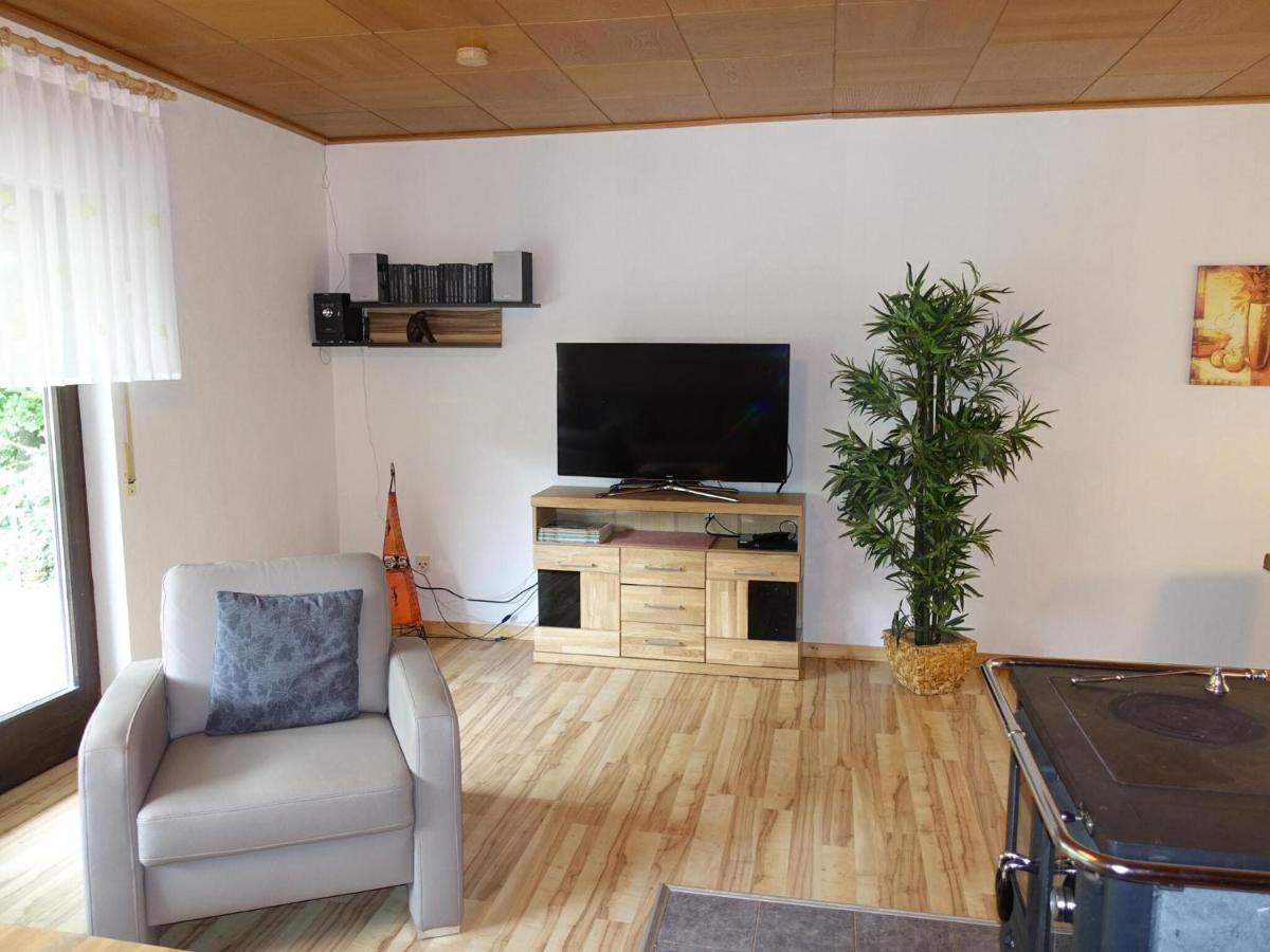Idyllic Bungalow In Feusdorf With Forest View Dış mekan fotoğraf